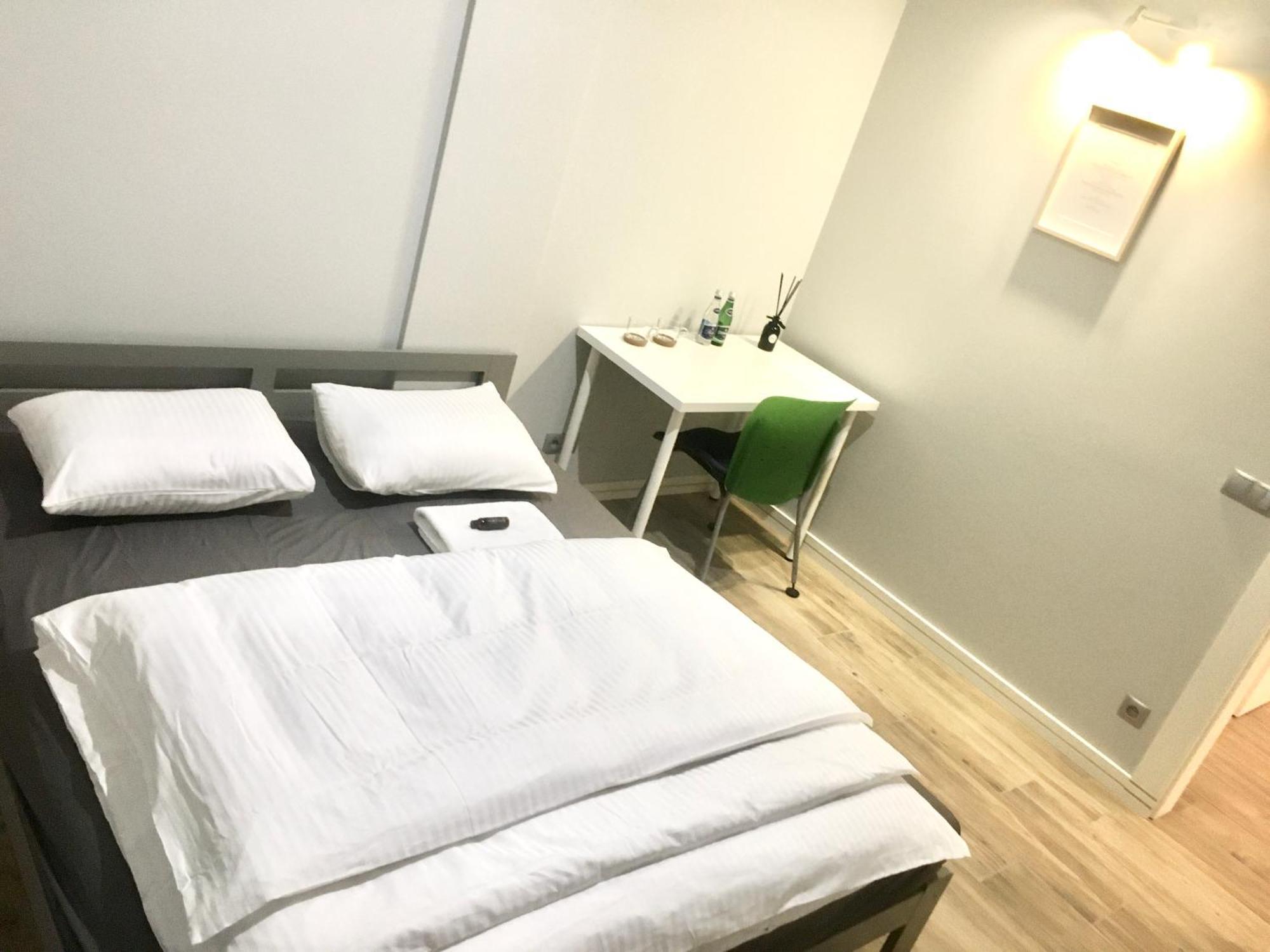 Fractal Guest Rooms - Poznan Centrum Andersia Square & Old Town Poznań Quarto foto
